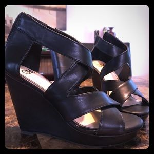 Chelsea Moreland wedges